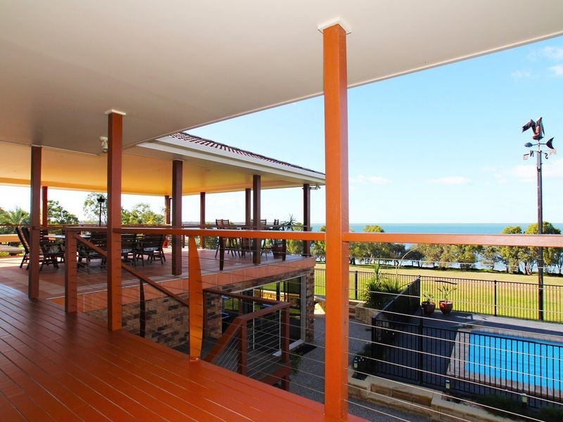 15 Clark Terrace, Sandstone Point QLD 4511