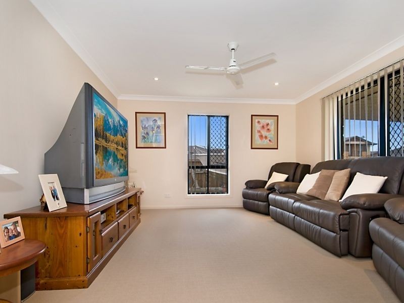 23 Sandheath Place, Ningi QLD 4511