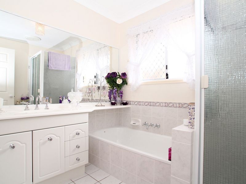 162 Bestmann Road East, Sandstone Point QLD 4511