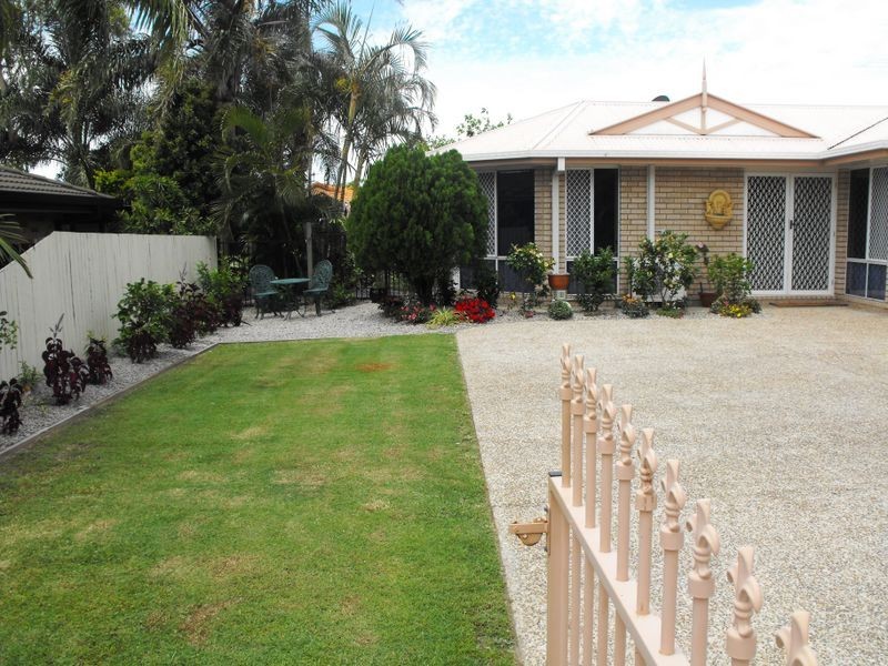 162 Bestmann Road East, Sandstone Point QLD 4511