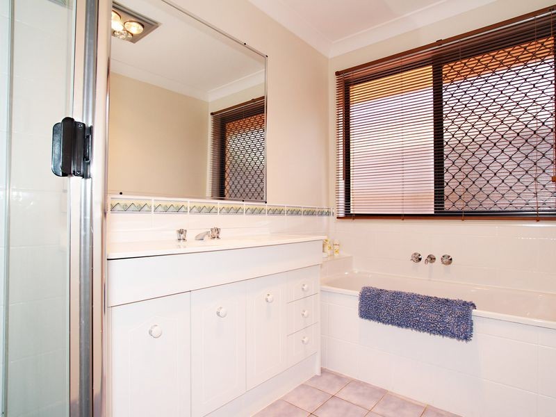 4 Seaforth Street, Sandstone Point QLD 4511