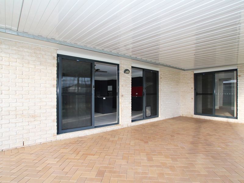 251 Bestmann Road, Sandstone Point QLD 4511
