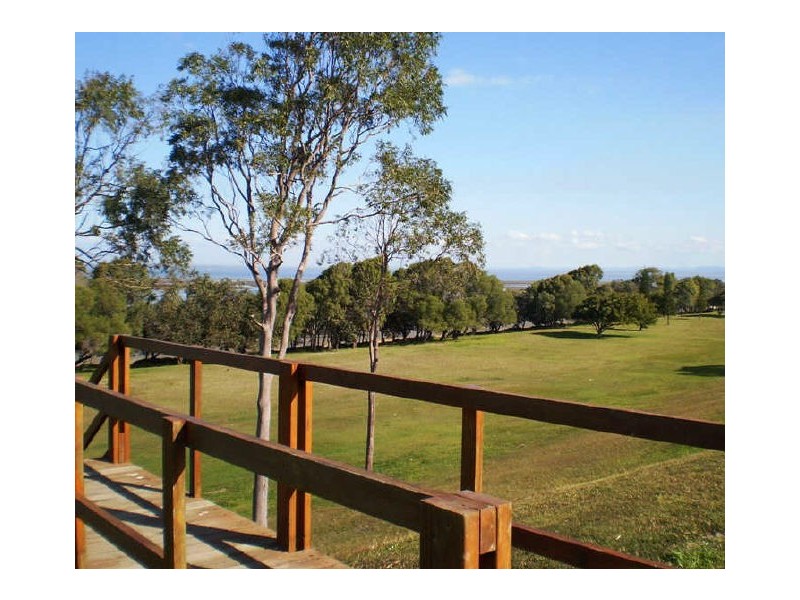 8 Gordon Crescent, Sandstone Point QLD 4511