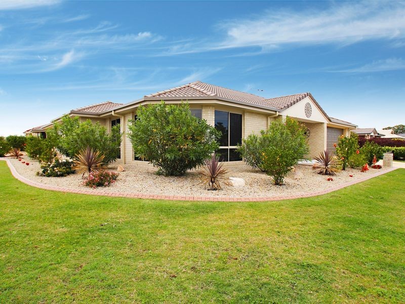 1 Dunwich Court, Sandstone Point QLD 4511