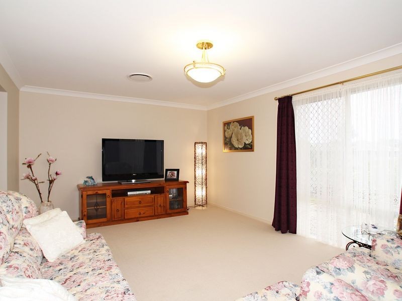 1 Dunwich Court, Sandstone Point QLD 4511