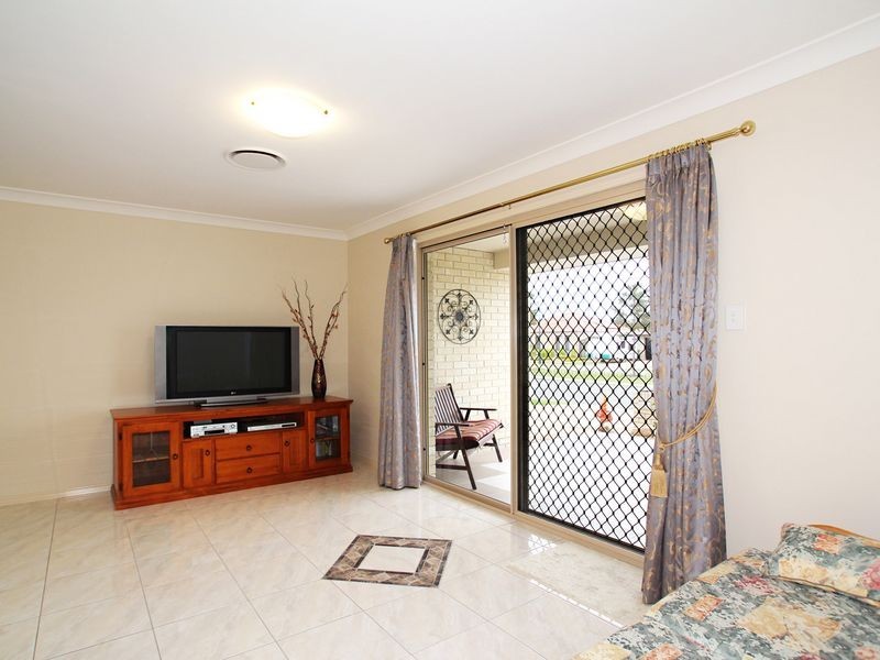 1 Dunwich Court, Sandstone Point QLD 4511
