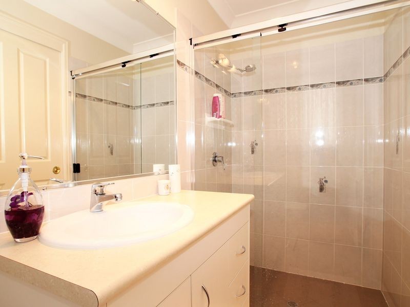 1 Dunwich Court, Sandstone Point QLD 4511