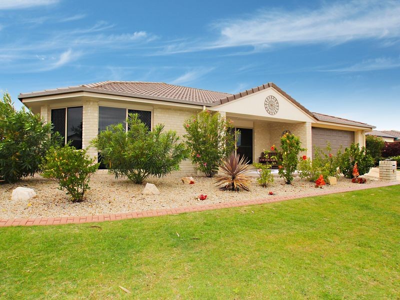 1 Dunwich Court, Sandstone Point QLD 4511
