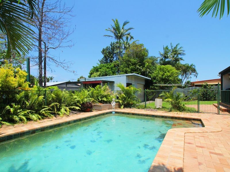65 Bestmann Road East, Sandstone Point QLD 4511
