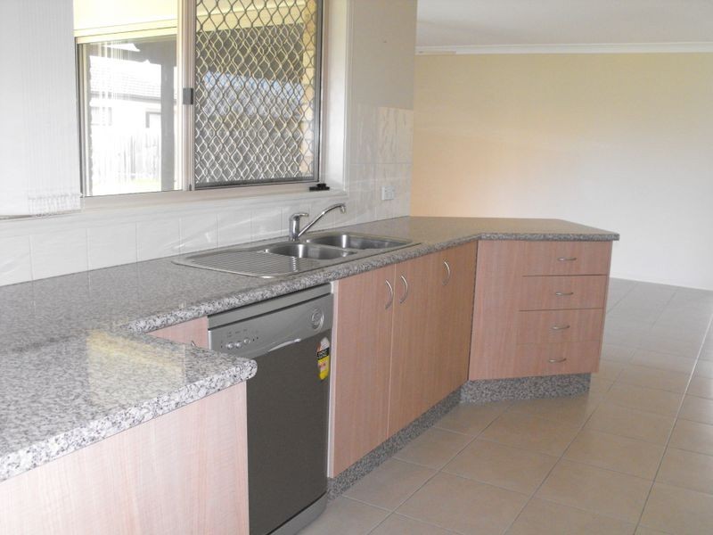 39 Mossman Way, Sandstone Point QLD 4511