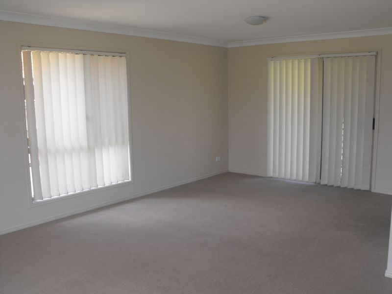 39 Mossman Way, Sandstone Point QLD 4511