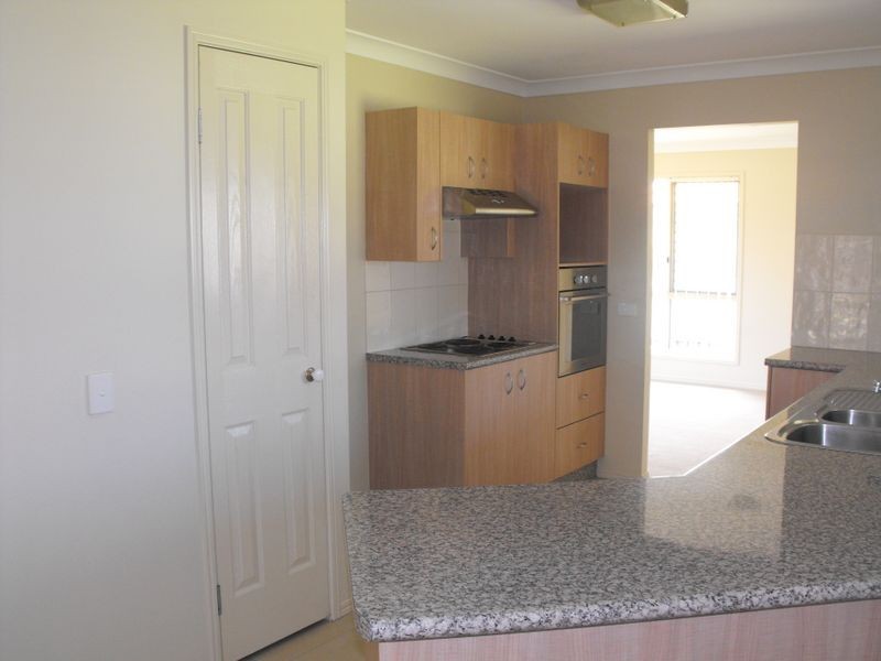 39 Mossman Way, Sandstone Point QLD 4511
