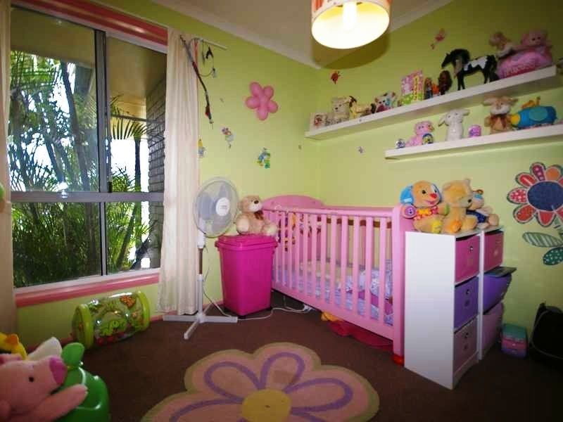 17 Nelson Street, Sandstone Point QLD 4511