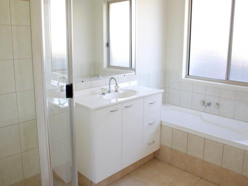 217 Bestmann Road, Sandstone Point QLD 4511