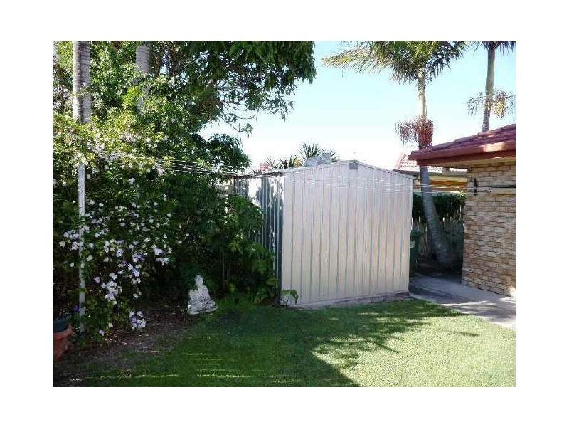 8 Lachlan Crescent, Sandstone Point QLD 4511