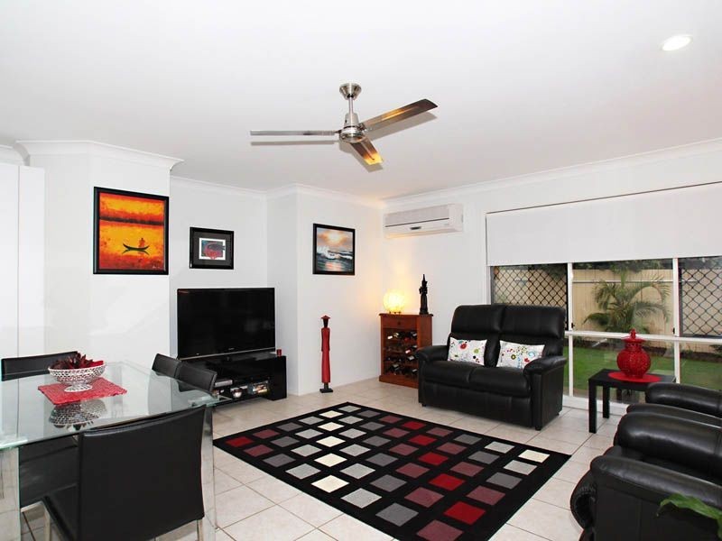 6 Scarborough Court, Sandstone Point QLD 4511