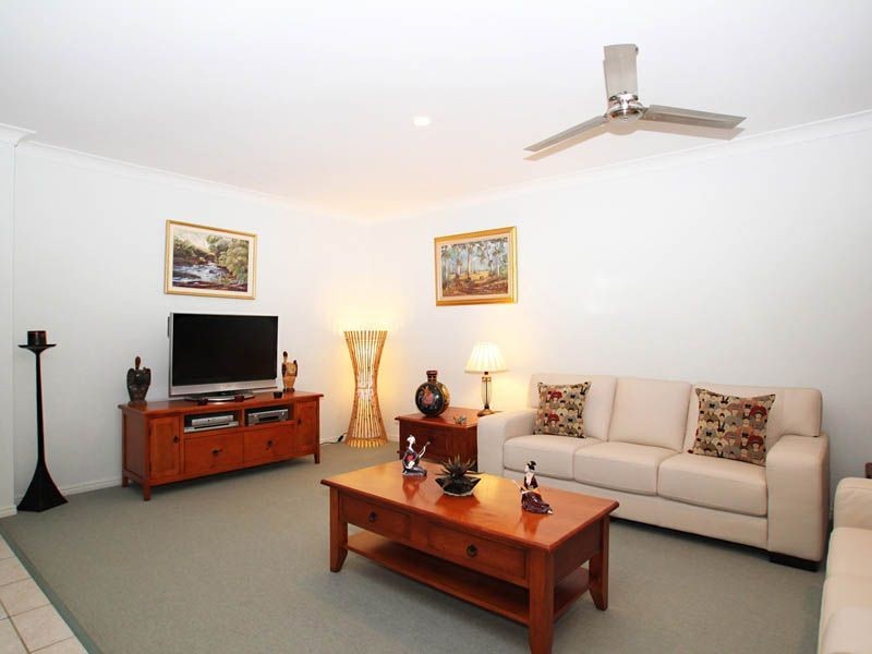 6 Scarborough Court, Sandstone Point QLD 4511