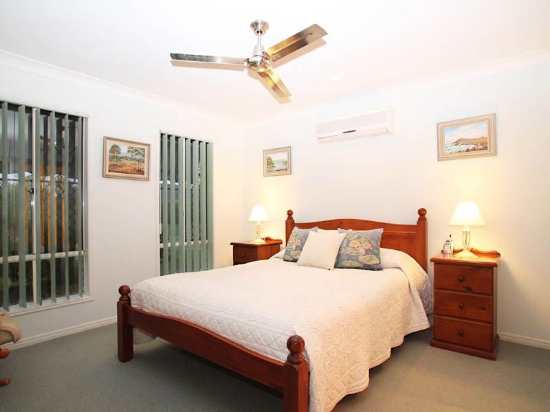 6 Scarborough Court, Sandstone Point QLD 4511