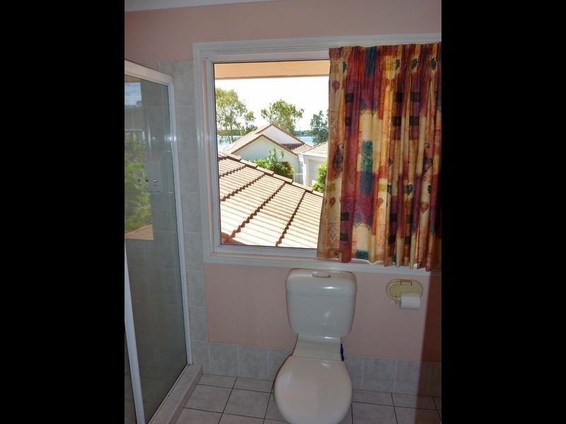 10/18 Spinnaker Drive, Sandstone Point QLD 4511