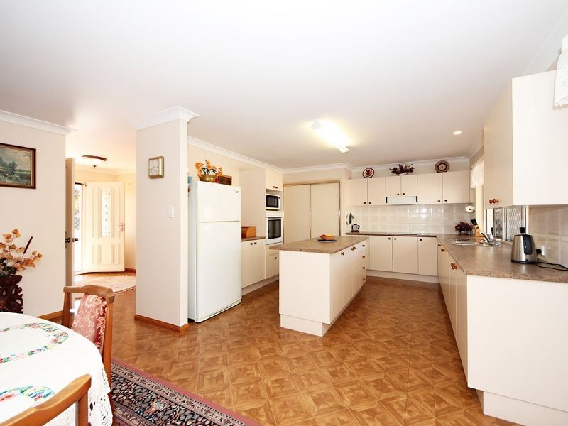 41 Carpenter Way, Sandstone Point QLD 4511