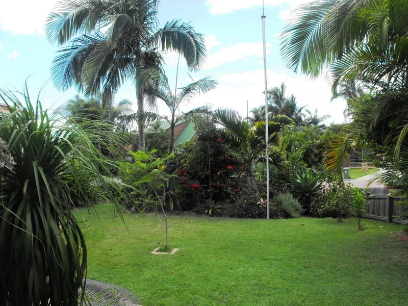 18 Salmon Place, Sandstone Point QLD 4511