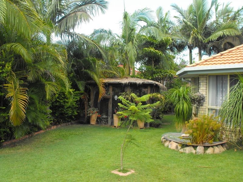 18 Salmon Place, Sandstone Point QLD 4511