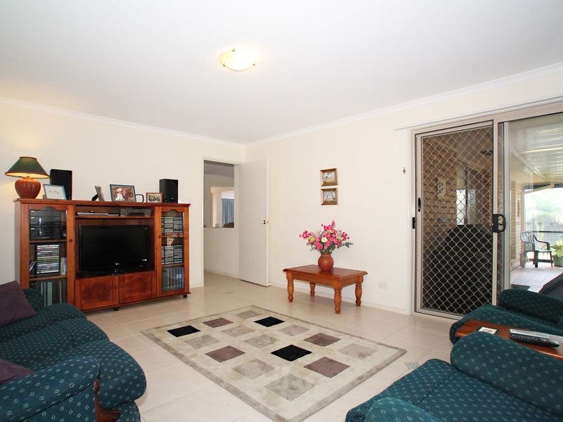 115 Carpenter Way, Sandstone Point QLD 4511