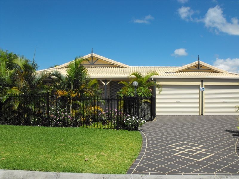 8 Tuna Court, Sandstone Point QLD 4511