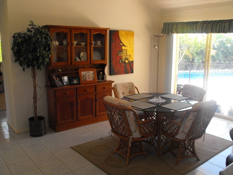 8 Tuna Court, Sandstone Point QLD 4511