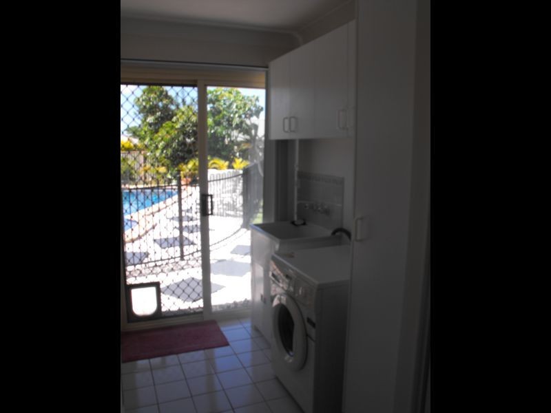 8 Tuna Court, Sandstone Point QLD 4511