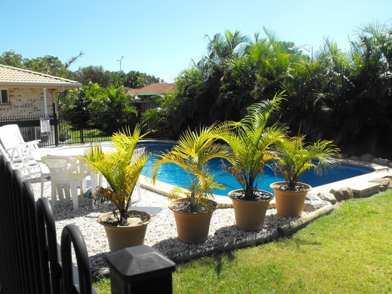 8 Tuna Court, Sandstone Point QLD 4511