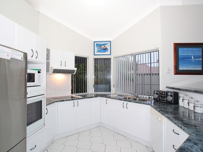 2/50 Pacific Drive, Banksia Beach QLD 4507