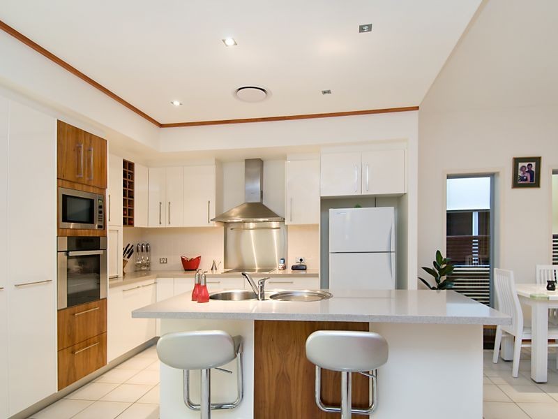 105/8 Spinnaker Esplanade, Sandstone Point QLD 4511