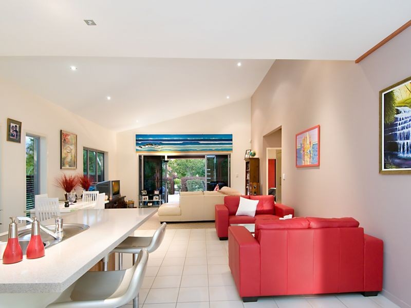 105/8 Spinnaker Esplanade, Sandstone Point QLD 4511