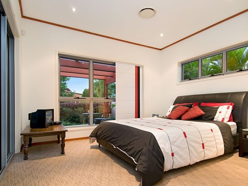 105/8 Spinnaker Esplanade, Sandstone Point QLD 4511