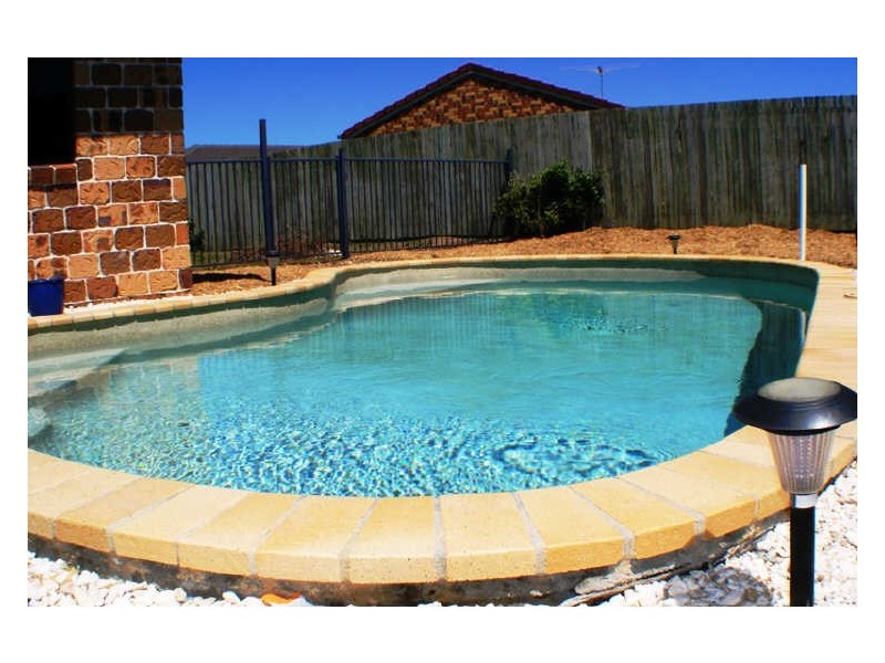 44 Clovelly Place, Sandstone Point QLD 4511