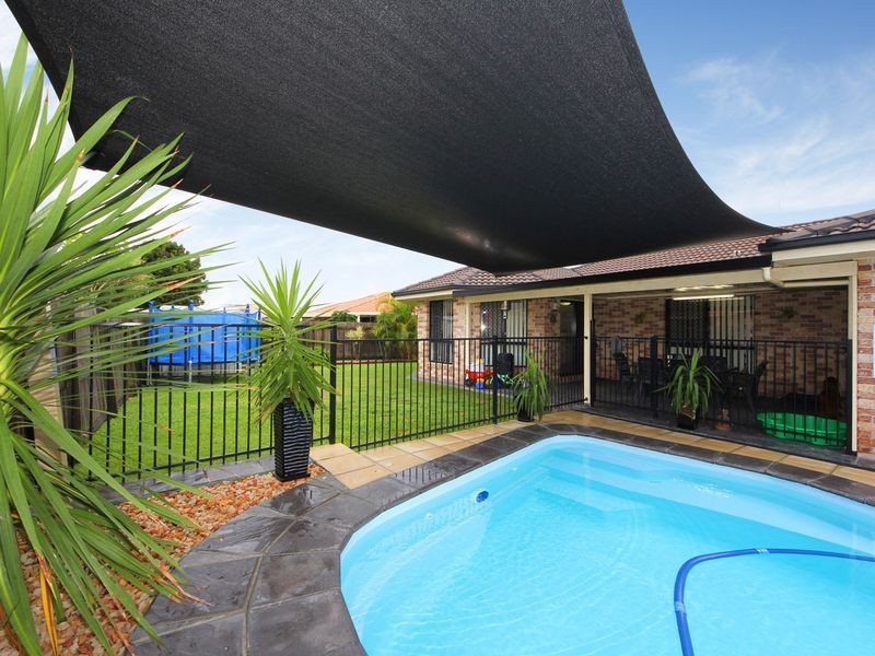 4 Monavale Court, Sandstone Point QLD 4511