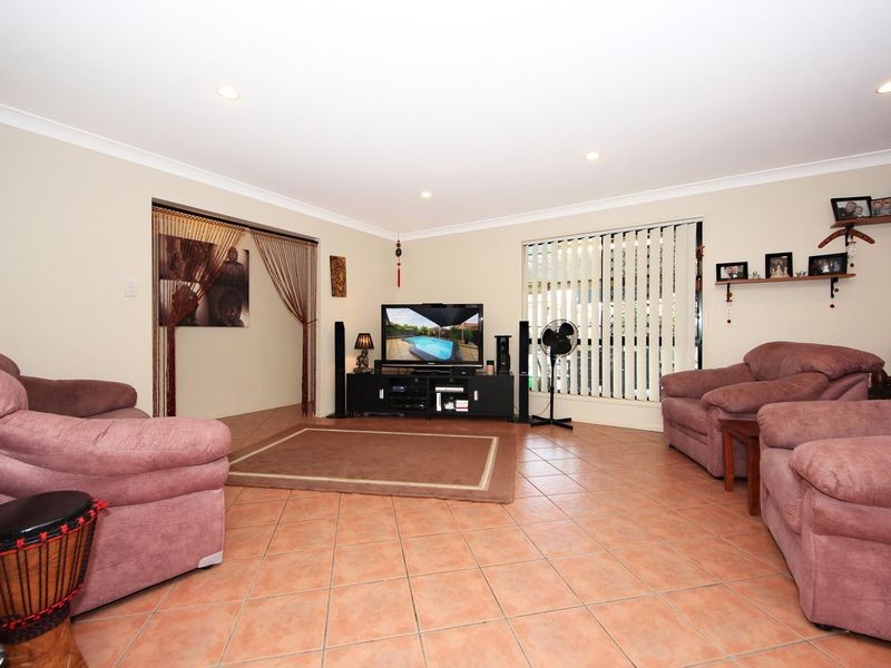 4 Monavale Court, Sandstone Point QLD 4511