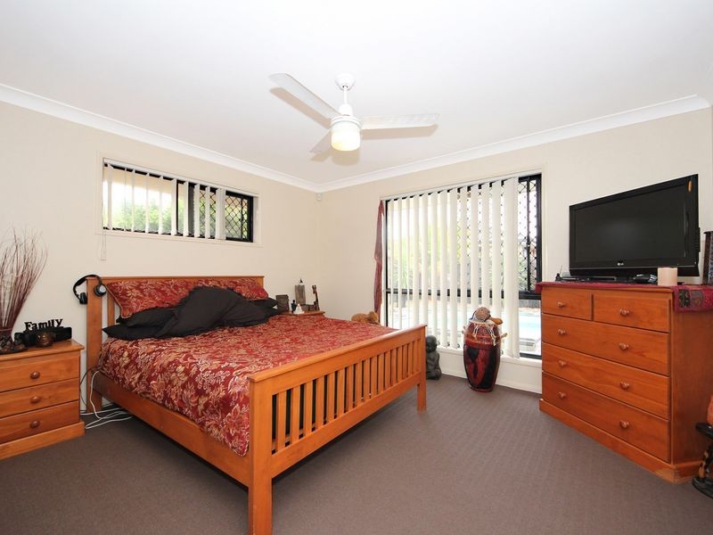 4 Monavale Court, Sandstone Point QLD 4511