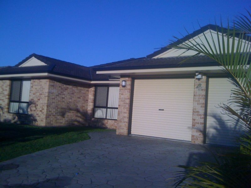 4 Monavale Court, Sandstone Point QLD 4511