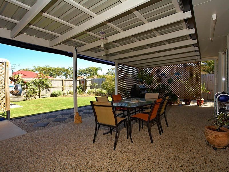 2 Bronte Place, Sandstone Point QLD 4511