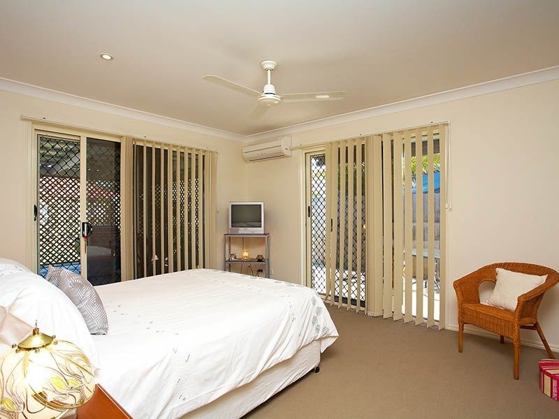 2 Bronte Place, Sandstone Point QLD 4511