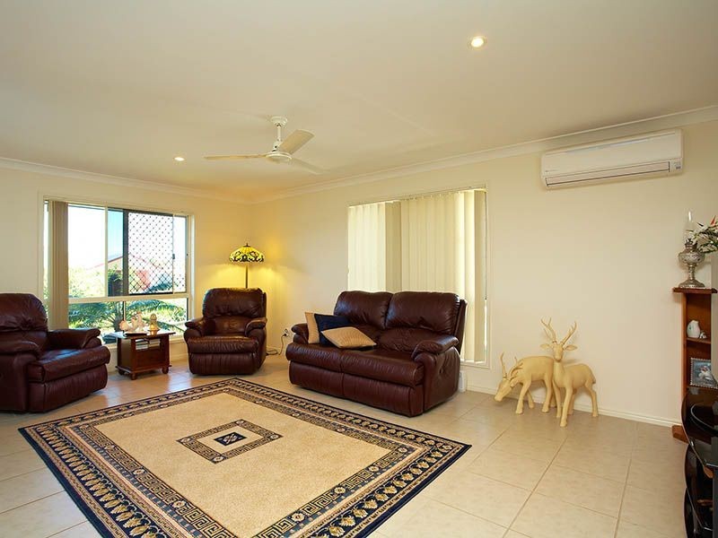 2 Bronte Place, Sandstone Point QLD 4511