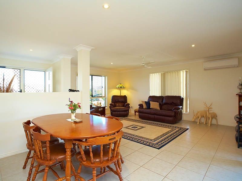 2 Bronte Place, Sandstone Point QLD 4511