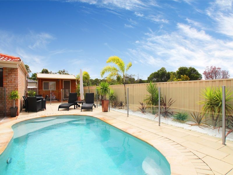 9 Eimeo Place, Sandstone Point QLD 4511