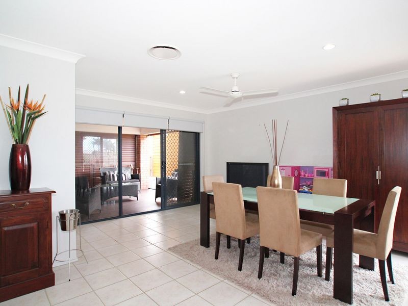 9 Eimeo Place, Sandstone Point QLD 4511
