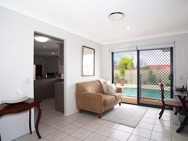 9 Eimeo Place, Sandstone Point QLD 4511