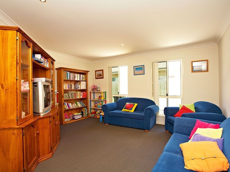 34 Kooringal Way, Sandstone Point QLD 4511