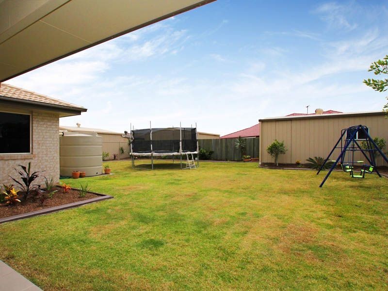 34 Kooringal Way, Sandstone Point QLD 4511