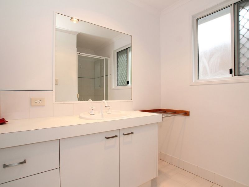 2/23 Rosella Street, Bongaree QLD 4507